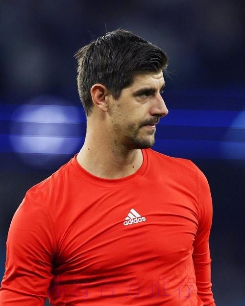 罗马诺:库尔图瓦伤势恢复顺利 或在四月伤愈复出 罗马诺:库尔图瓦伤势恢复顺利 或在四月伤愈复出